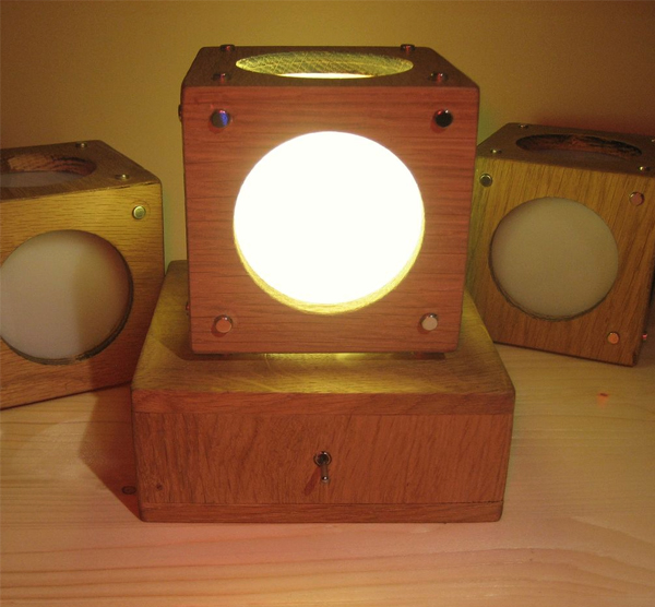 Magnet Lamp