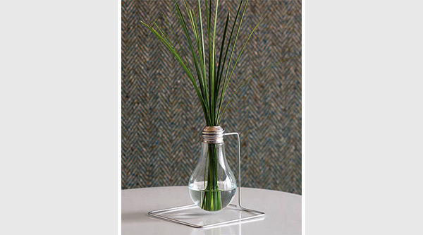 DIY light bulb vase
